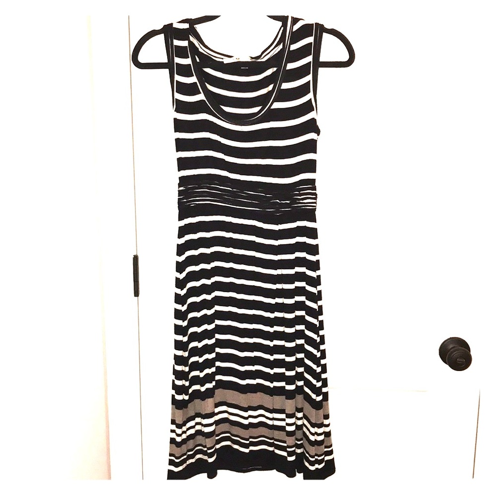 Max Studio Dress 🖤